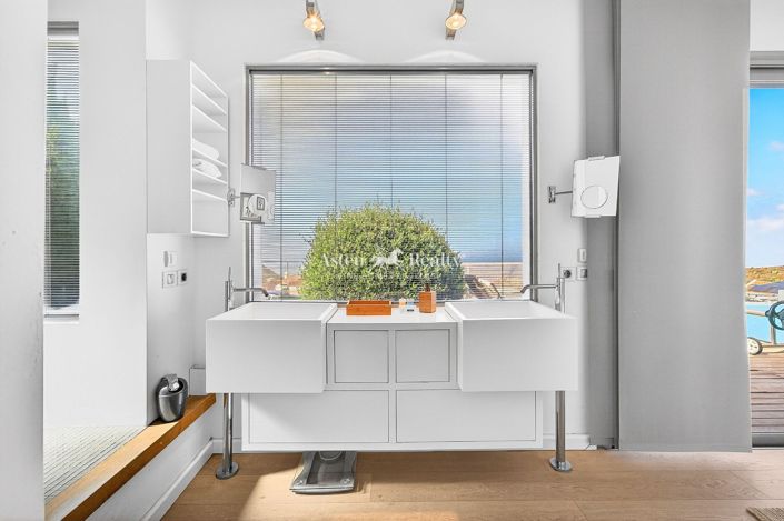 Image No.28-5 Bed Villa for sale