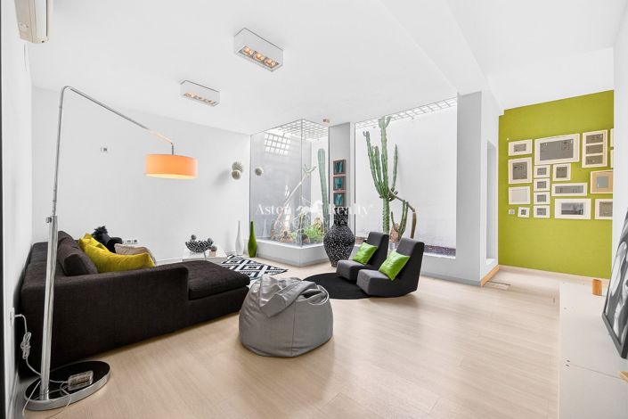 Image No.30-5 Bed Villa for sale