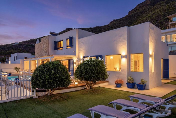 Image No.40-5 Bed Villa for sale