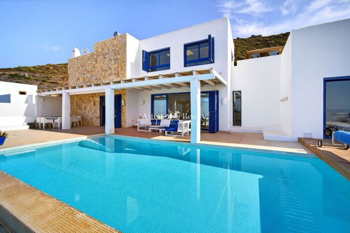 Image No.6-5 Bed Villa for sale