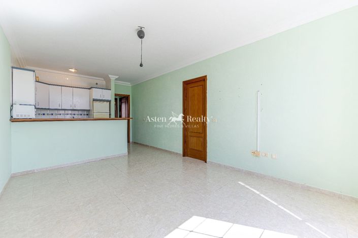 Image No.10-14 Bed Property for sale