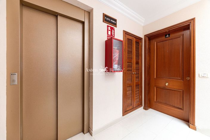 Image No.7-14 Bed Property for sale