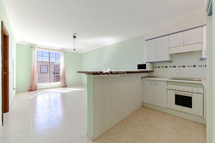 Image No.8-14 Bed Property for sale