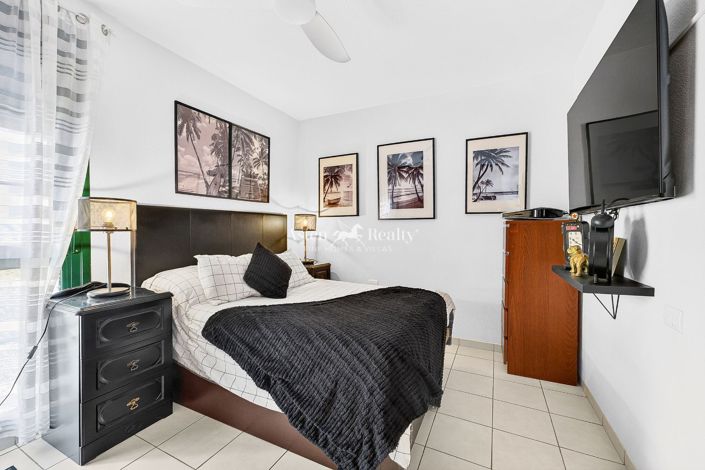 Image No.12-3 Bed House for sale