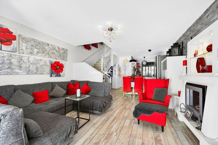 Image No.19-3 Bed House for sale