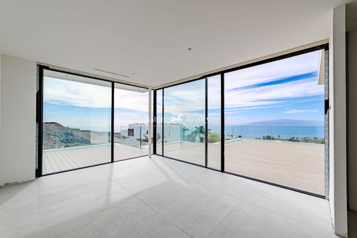 Image No.10-4 Bed Villa for sale