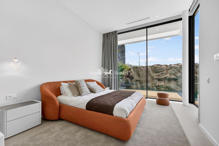 Image No.15-4 Bed Villa for sale