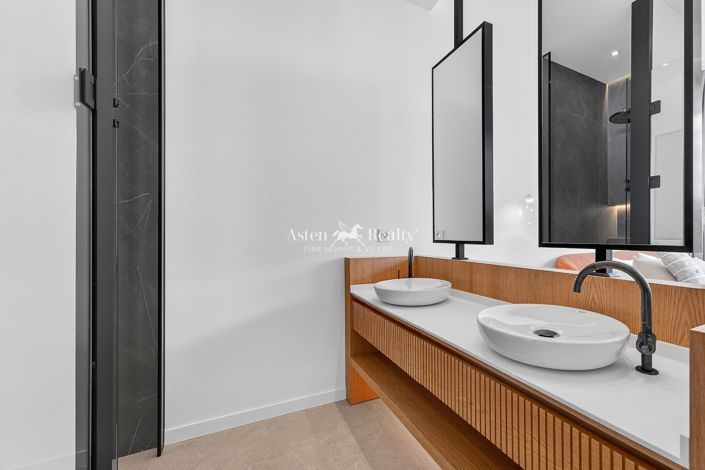 Image No.18-4 Bed Villa for sale