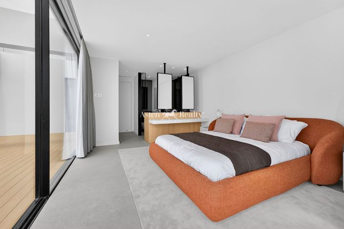 Image No.25-4 Bed Villa for sale