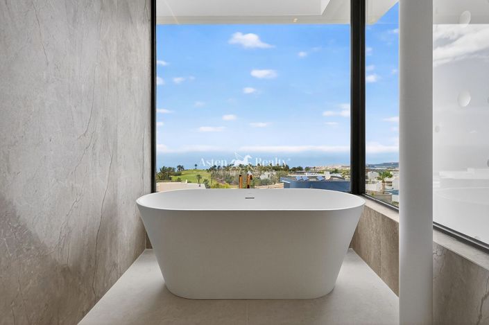 Image No.31-4 Bed Villa for sale