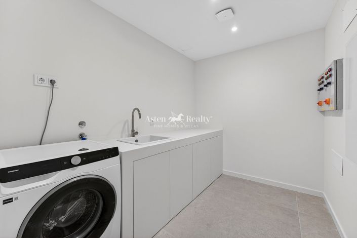 Image No.37-4 Bed Villa for sale