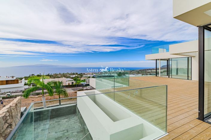 Image No.4-4 Bed Villa for sale