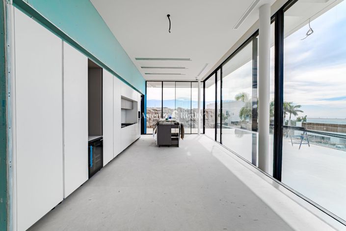 Image No.9-4 Bed Villa for sale