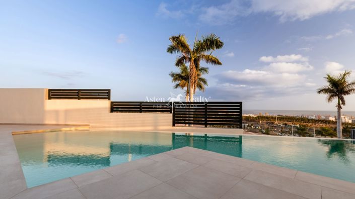 Image No.8-3 Bed Villa for sale