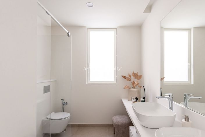 Image No.20-3 Bed Villa for sale