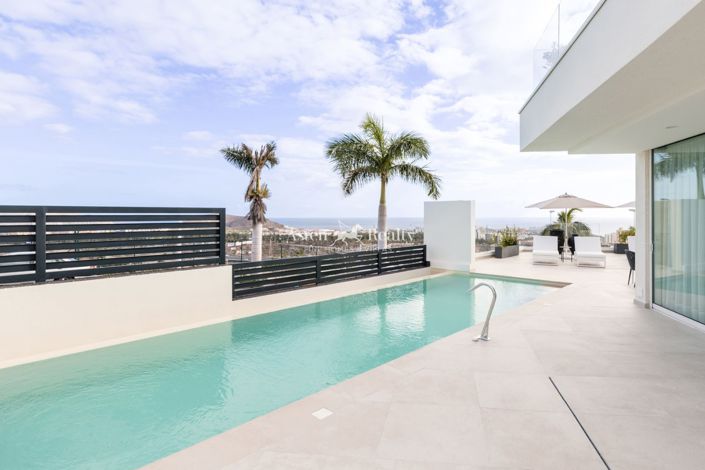 Image No.3-3 Bed Villa for sale