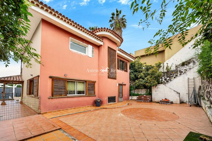 Image No.10-3 Bed Villa for sale