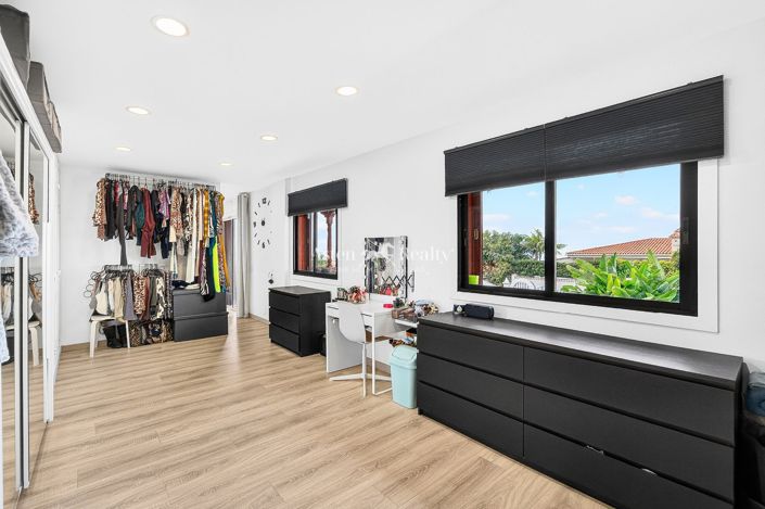 Image No.20-3 Bed Villa for sale