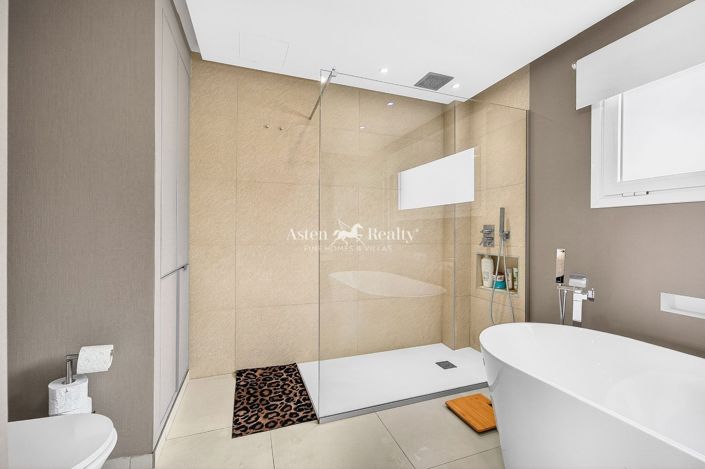 Image No.23-3 Bed Villa for sale