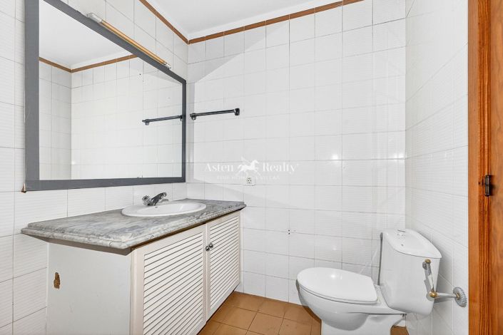 Image No.13-Studio for sale