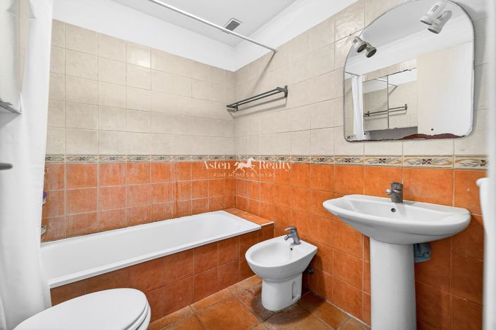 Image No.14-3 Bed Flat for sale