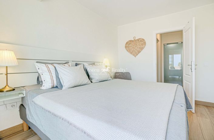 Image No.22-1 Bed Penthouse for sale