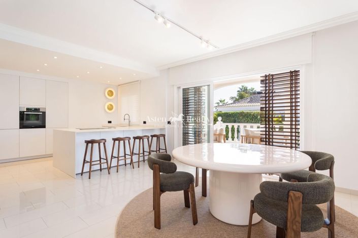 Image No.21-5 Bed Villa for sale