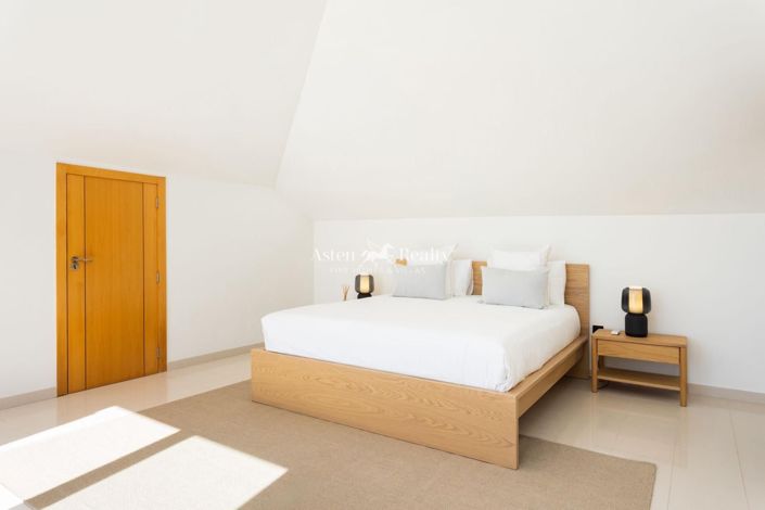 Image No.26-5 Bed Villa for sale