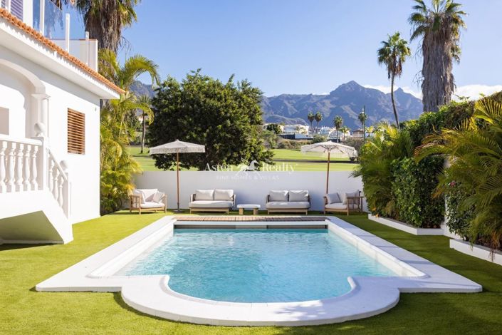 Image No.6-5 Bed Villa for sale