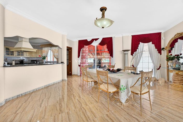 Image No.11-14 Bed Villa for sale