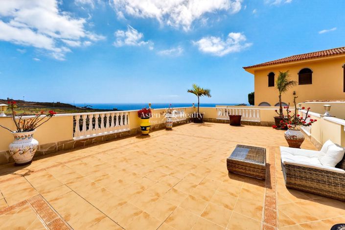 Image No.15-14 Bed Villa for sale