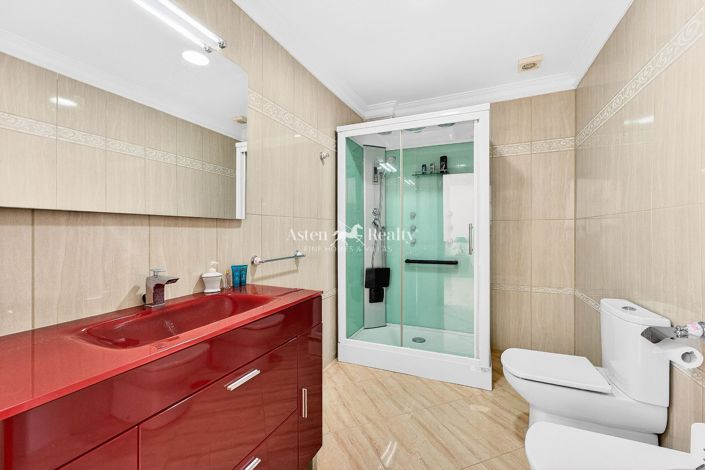 Image No.25-14 Bed Villa for sale