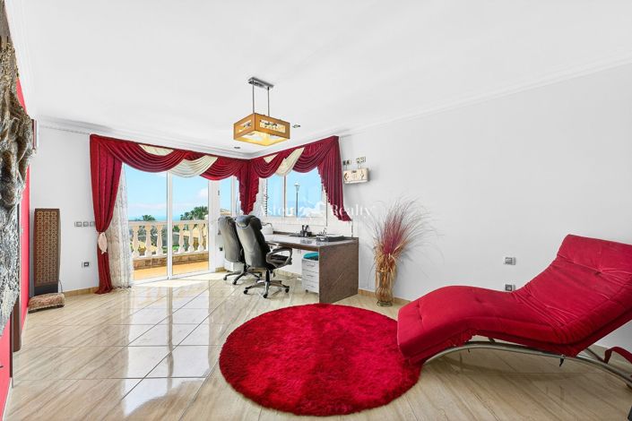 Image No.26-14 Bed Villa for sale