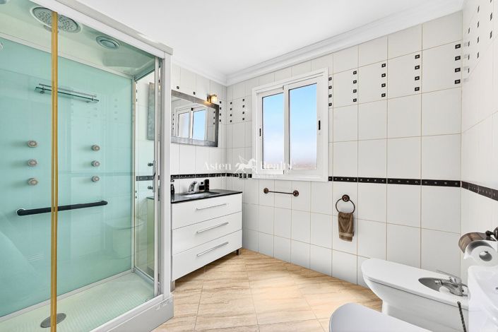 Image No.28-14 Bed Villa for sale