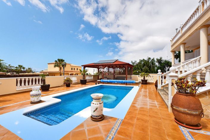 Image No.3-14 Bed Villa for sale