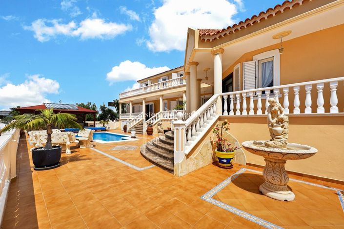 Image No.4-14 Bed Villa for sale