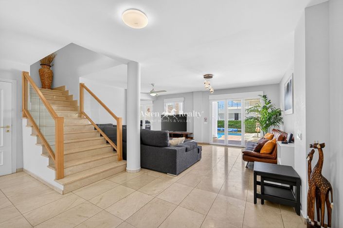 Image No.18-4 Bed Villa for sale