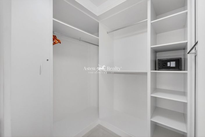 Image No.26-4 Bed Villa for sale