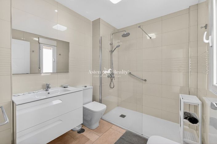 Image No.27-4 Bed Villa for sale