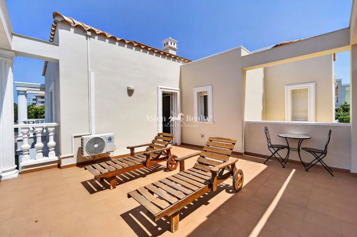 Image No.30-4 Bed Villa for sale