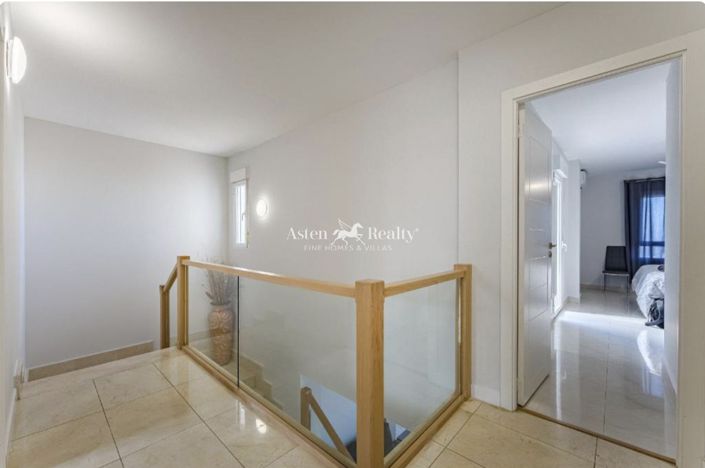 Image No.8-Villa de 4 chambres à vendre à Los Cristianos