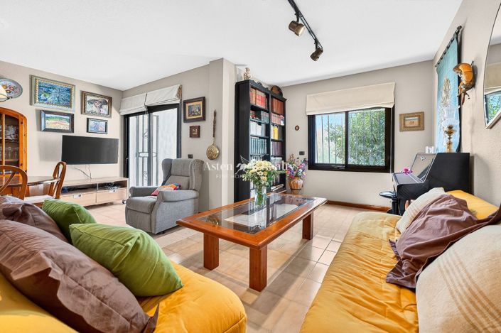 Image No.5-4 Bed House for sale