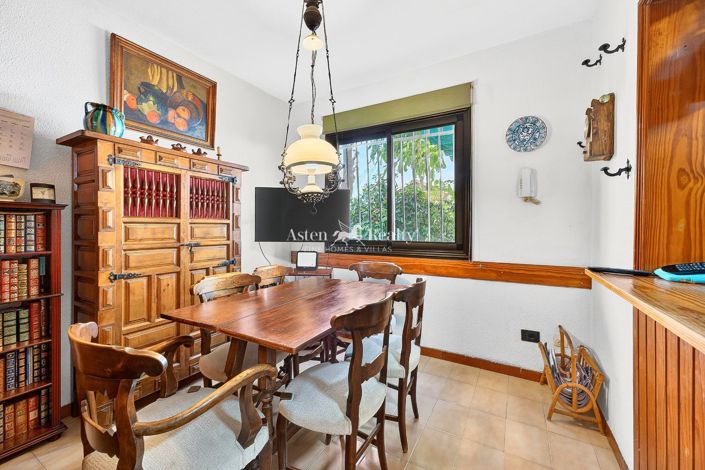 Image No.9-4 Bed House for sale