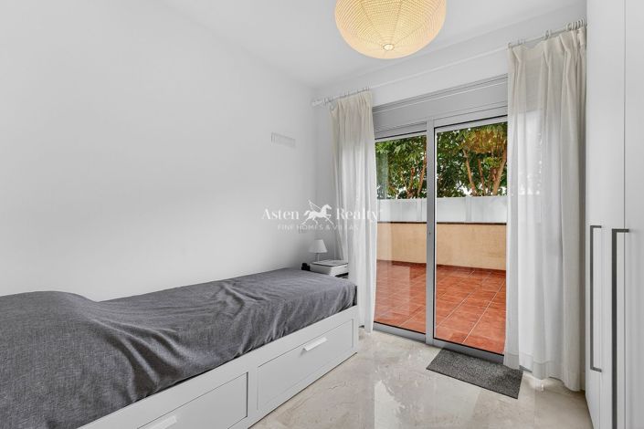 Image No.9-3 Bed Flat for sale