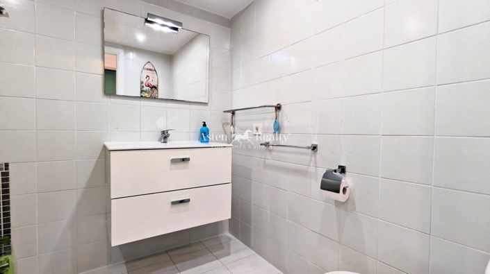 Image No.13-Studio for sale