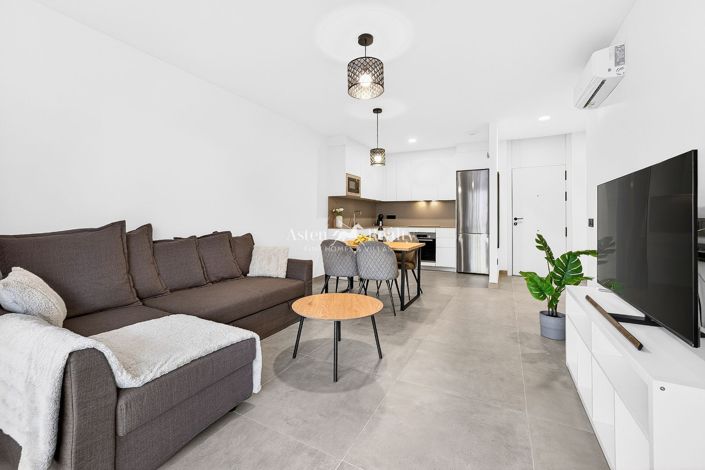 Image No.10-2 Bed Apartment for sale