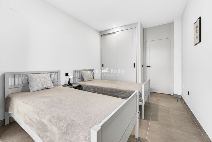 Image No.18-2 Bed Apartment for sale