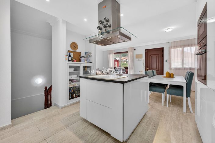 Image No.13-3 Bed Penthouse for sale