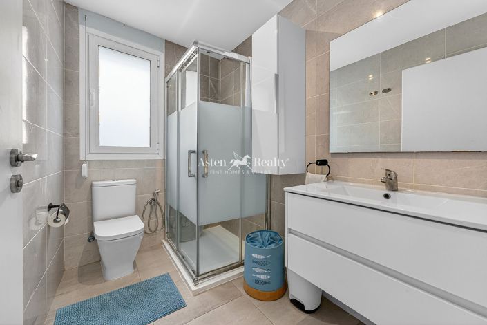 Image No.12-2 Bed Flat for sale