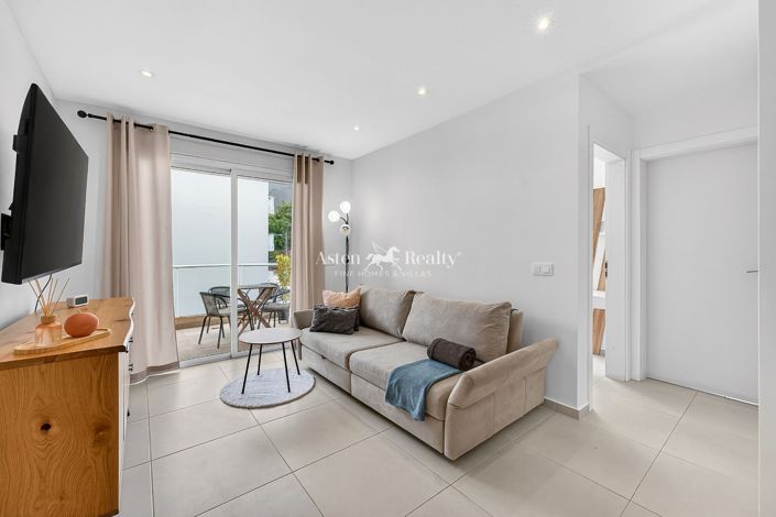 Image No.5-2 Bed Flat for sale